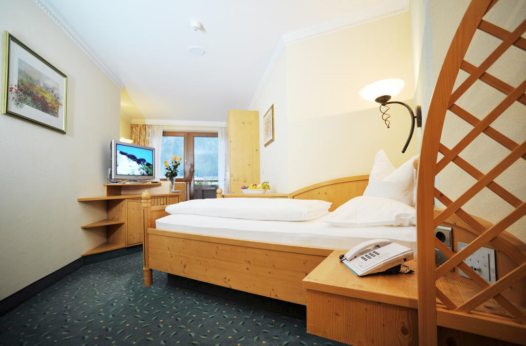 Thermal-Badhotel Kirchler Tux Quarto foto