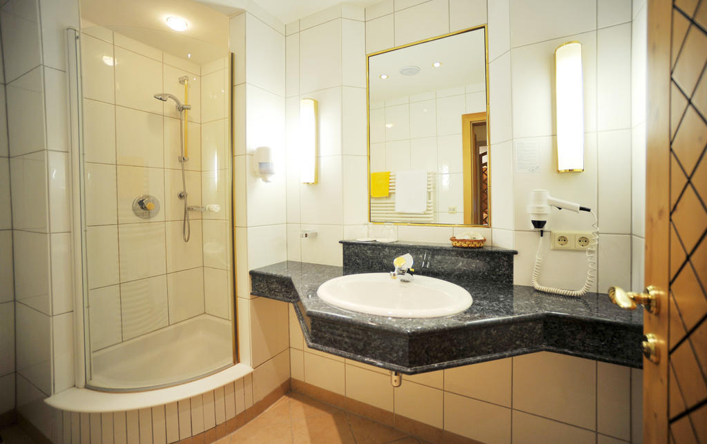 Thermal-Badhotel Kirchler Tux Quarto foto